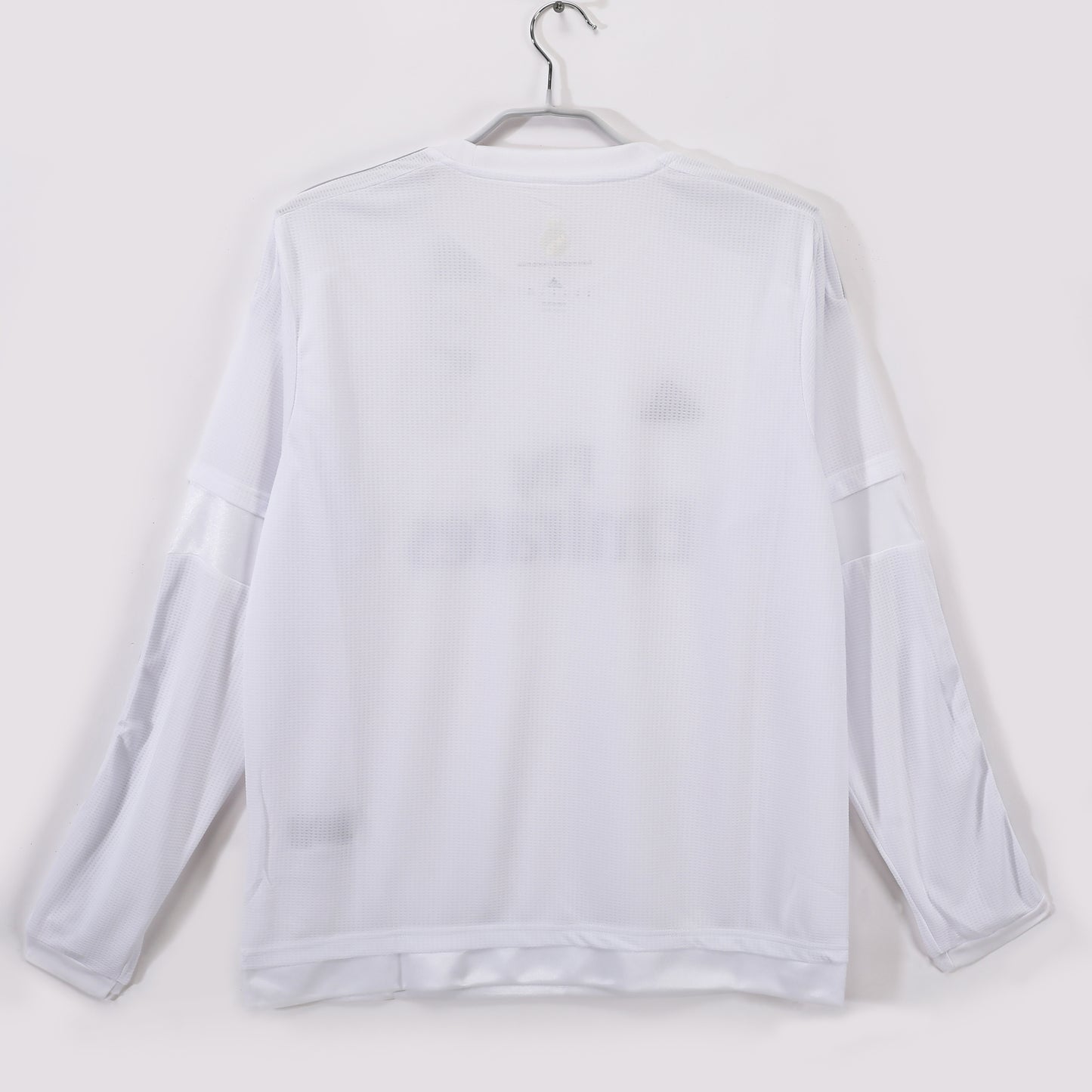 Real Madrid Retro 2015/16 Home Fan Version - detalhe