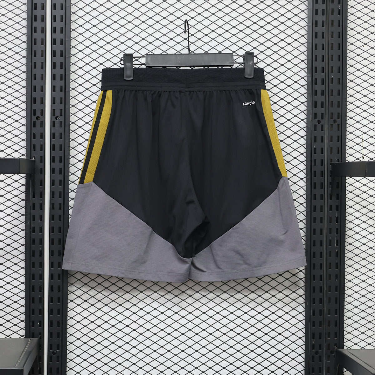 Juventus 2026/27 Training Shorts (Black/Grey) — Player Version