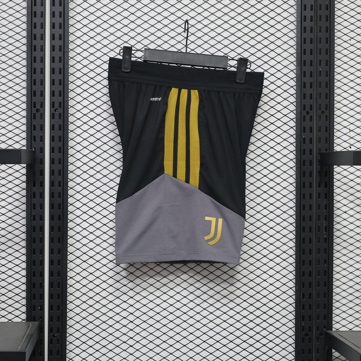 Juventus 2026/27 Training Shorts (Black/Grey) — Player Version