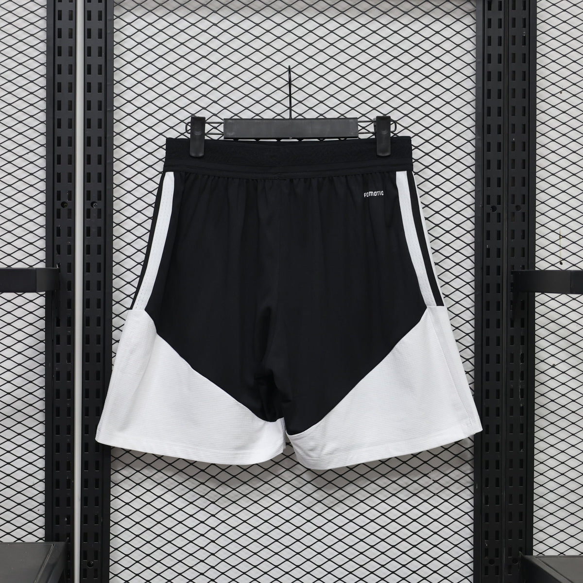 Juventus 2026/27 Training Shorts (Black/White) — Player Version