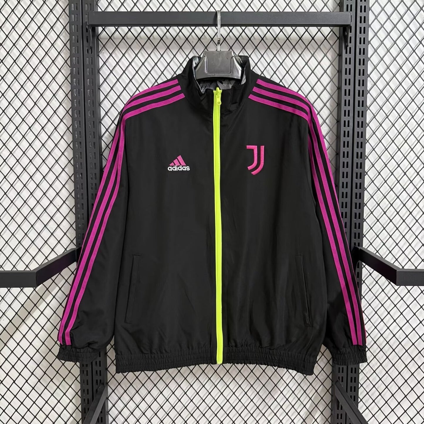 Juventus 2026/27 Windbreaker — Retro