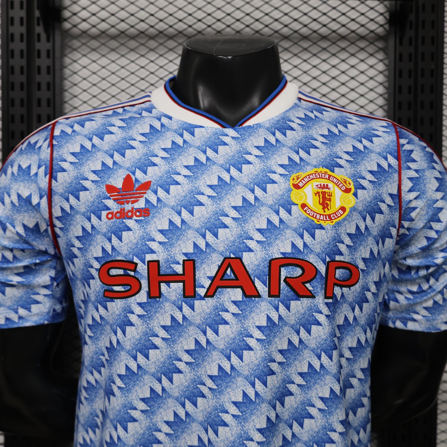 Manchester United 2026/27 Casual Retro (II) — Player Version