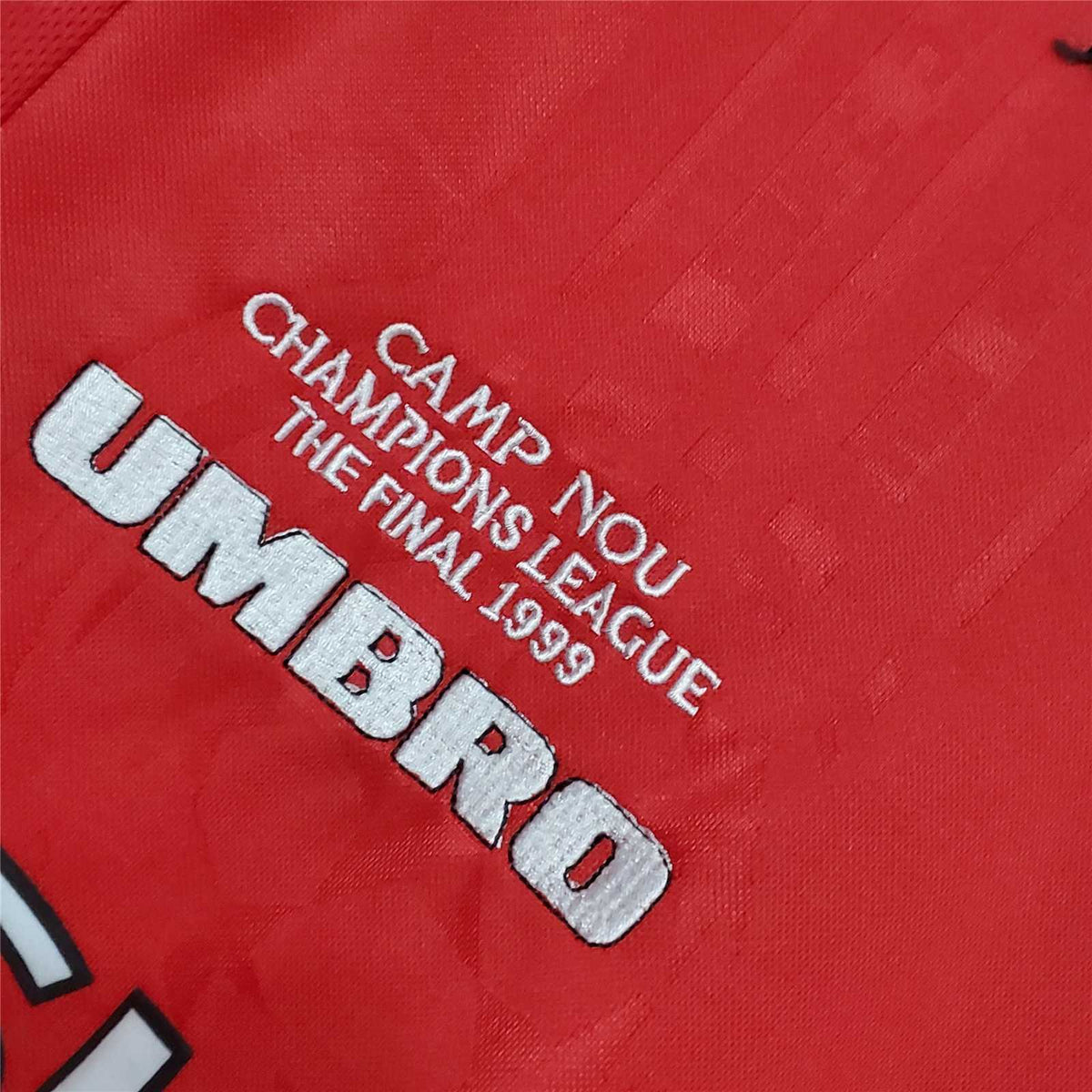 Manchester United Retro 99/00 Home Kit (1999 Champions League Final Edition)