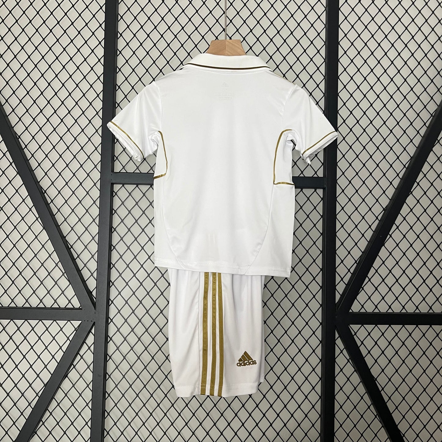 Real Madrid 2011/12 Retro Home — Kids Kit