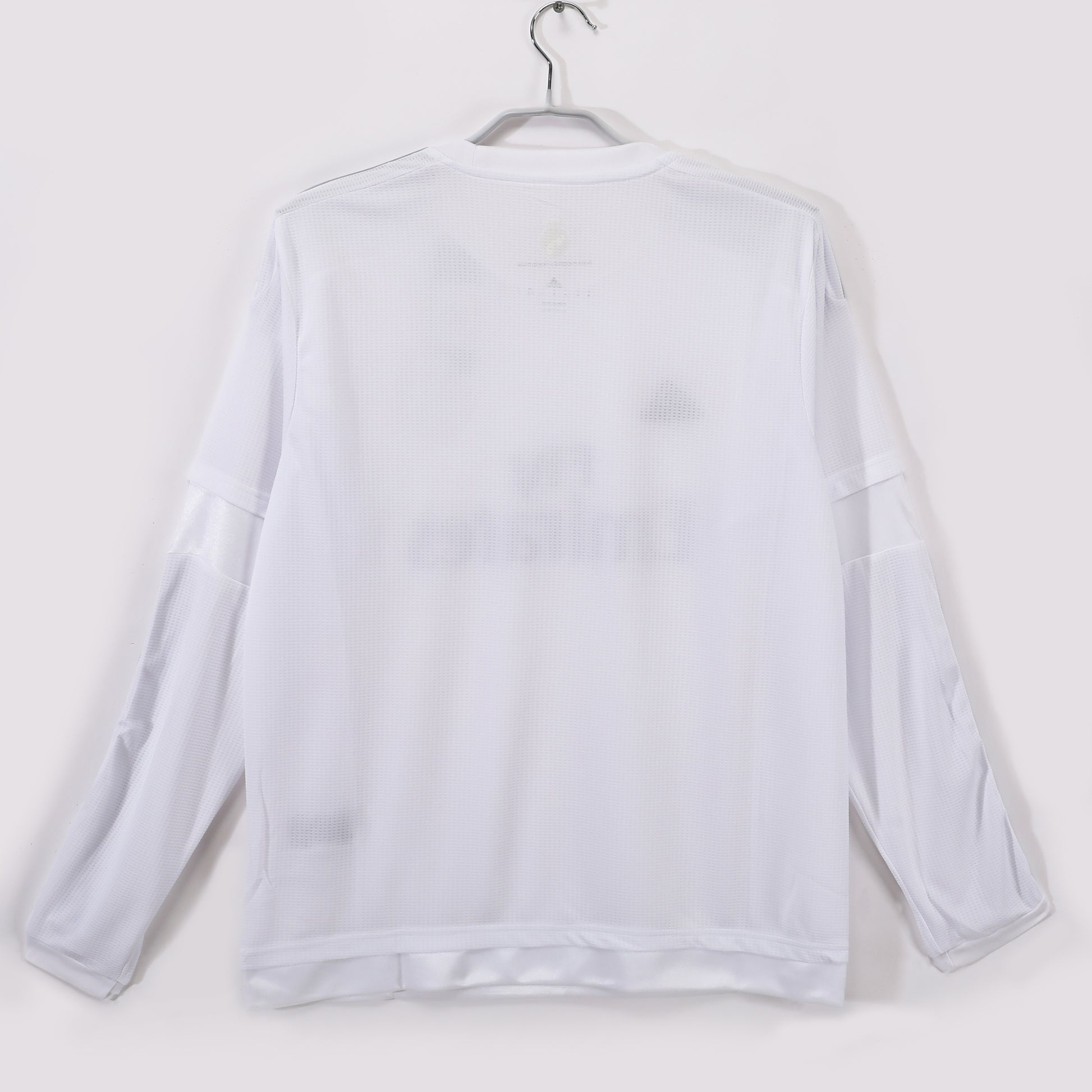 Real Madrid Retro 2015/16 Home Fan Version - detalhe