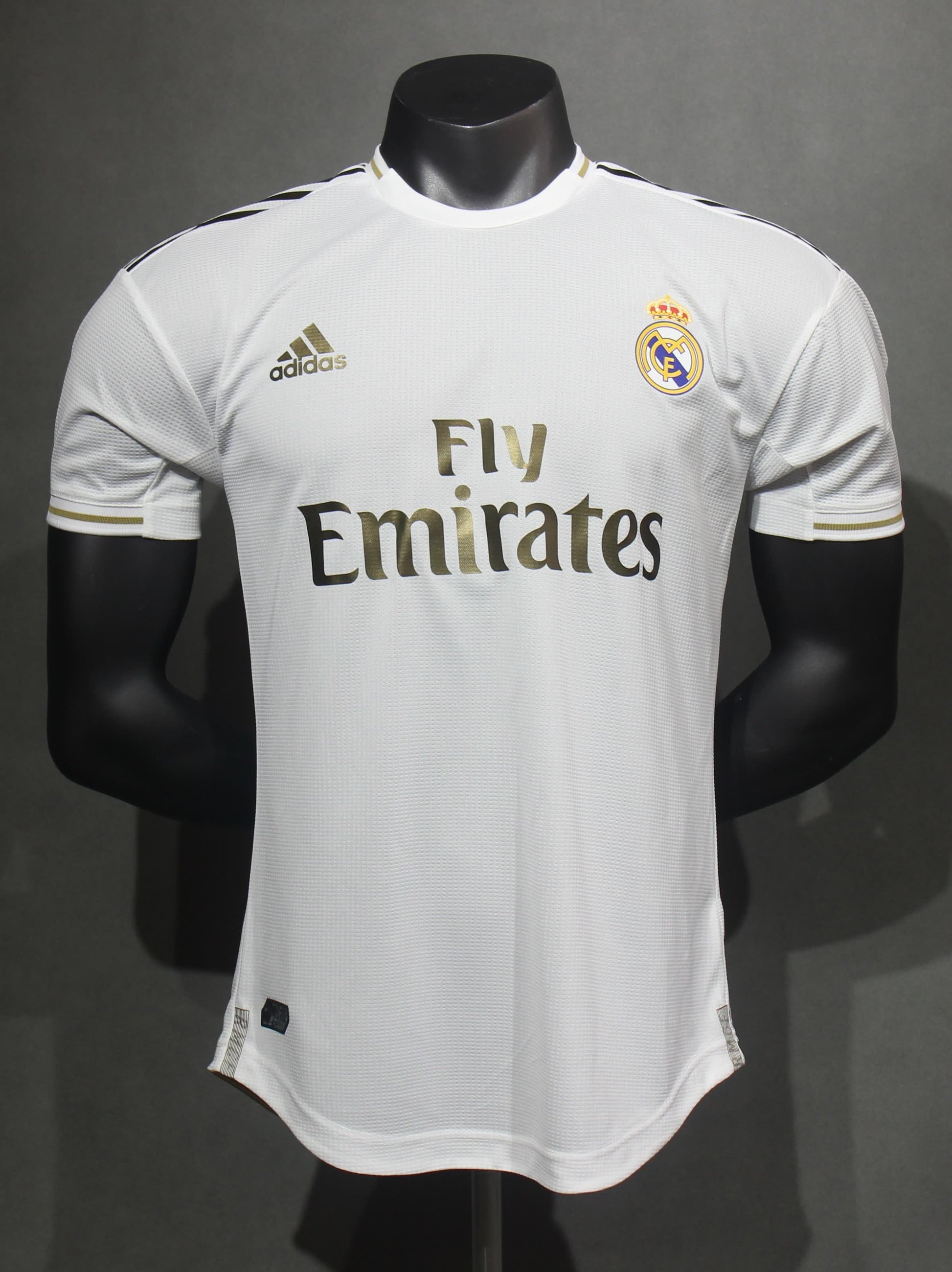 Real Madrid Retro 2019/20 Home Player Version - frente
