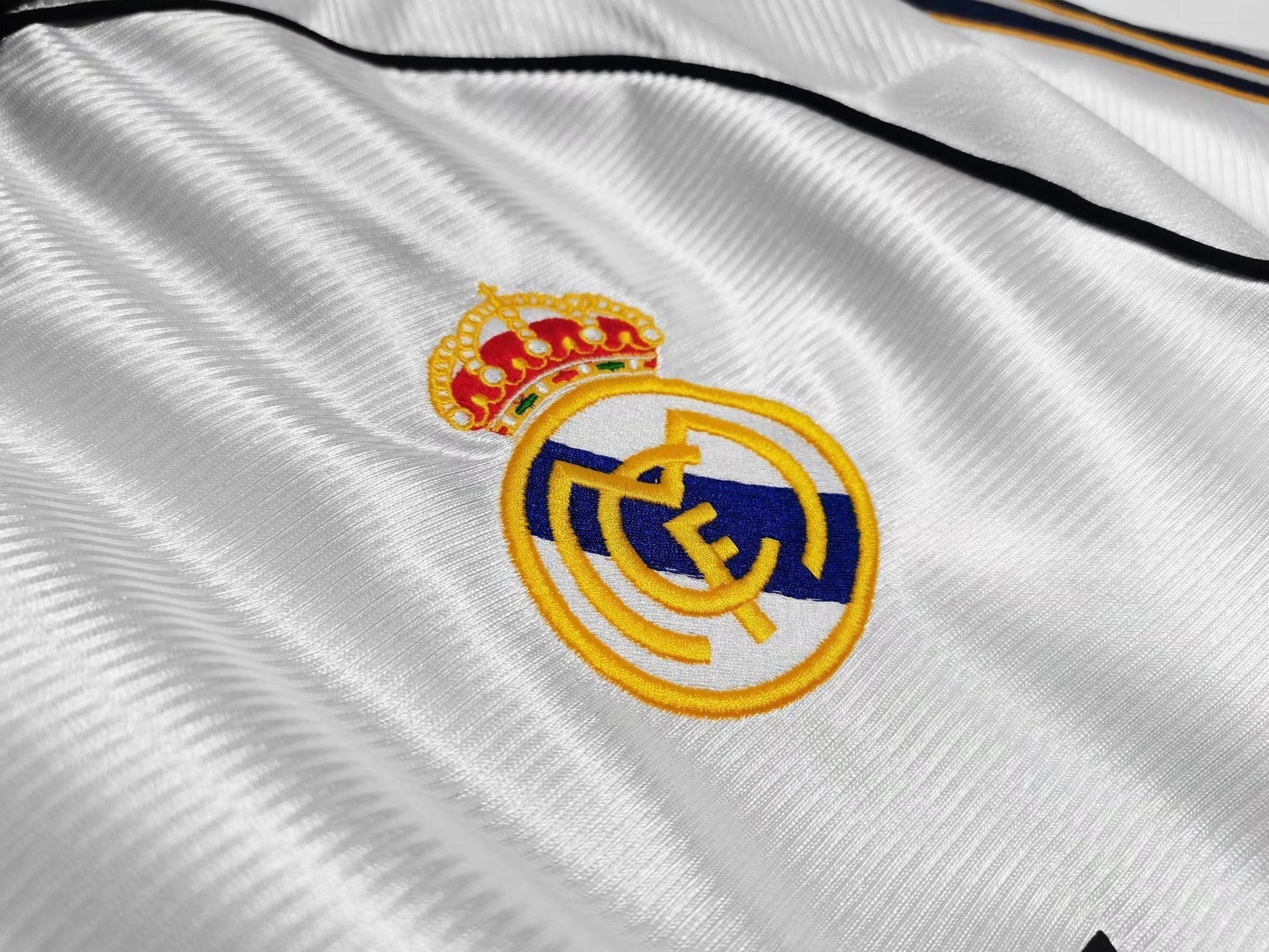 Real Madrid Retro 1998/00 Home Fan Version - detalhe
