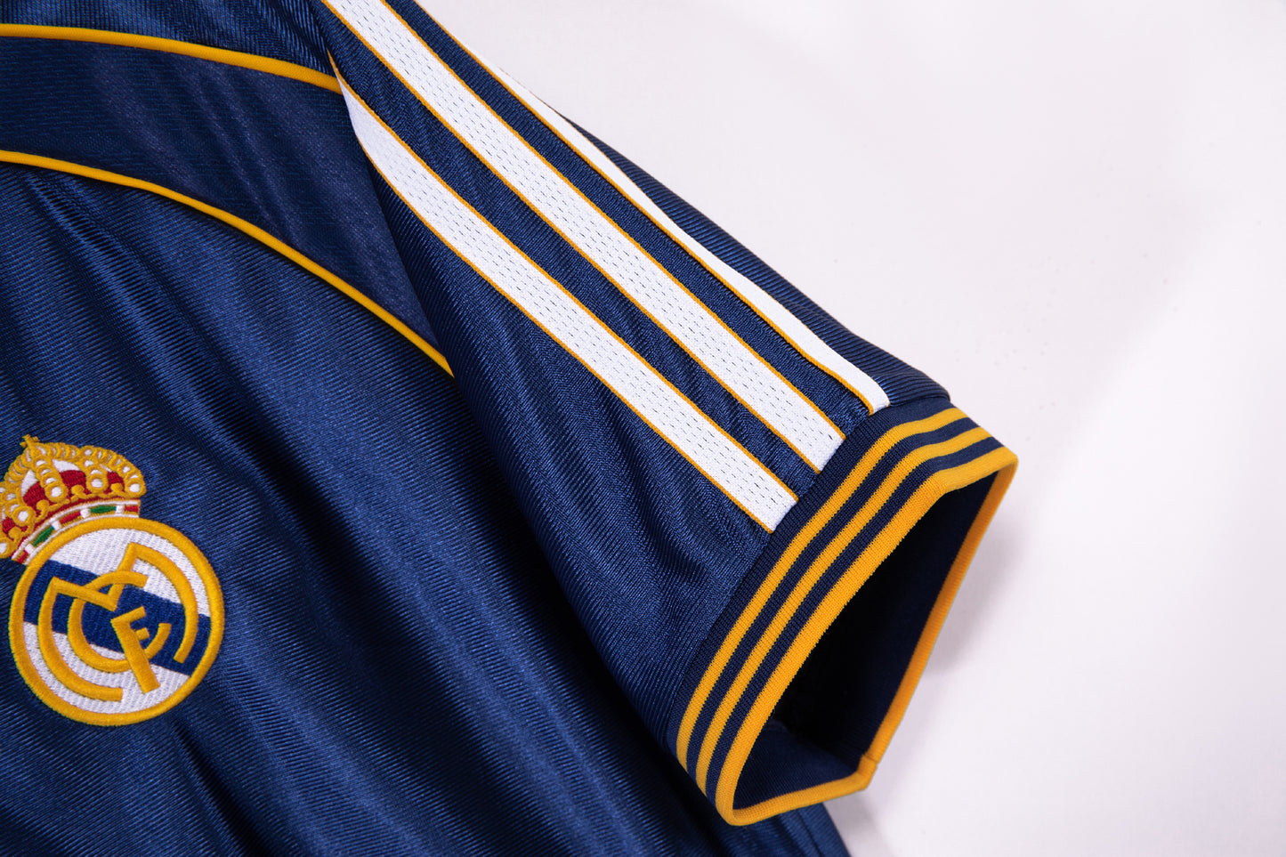 Real Madrid Retro 1998/00 Third Fan Version - detalhe