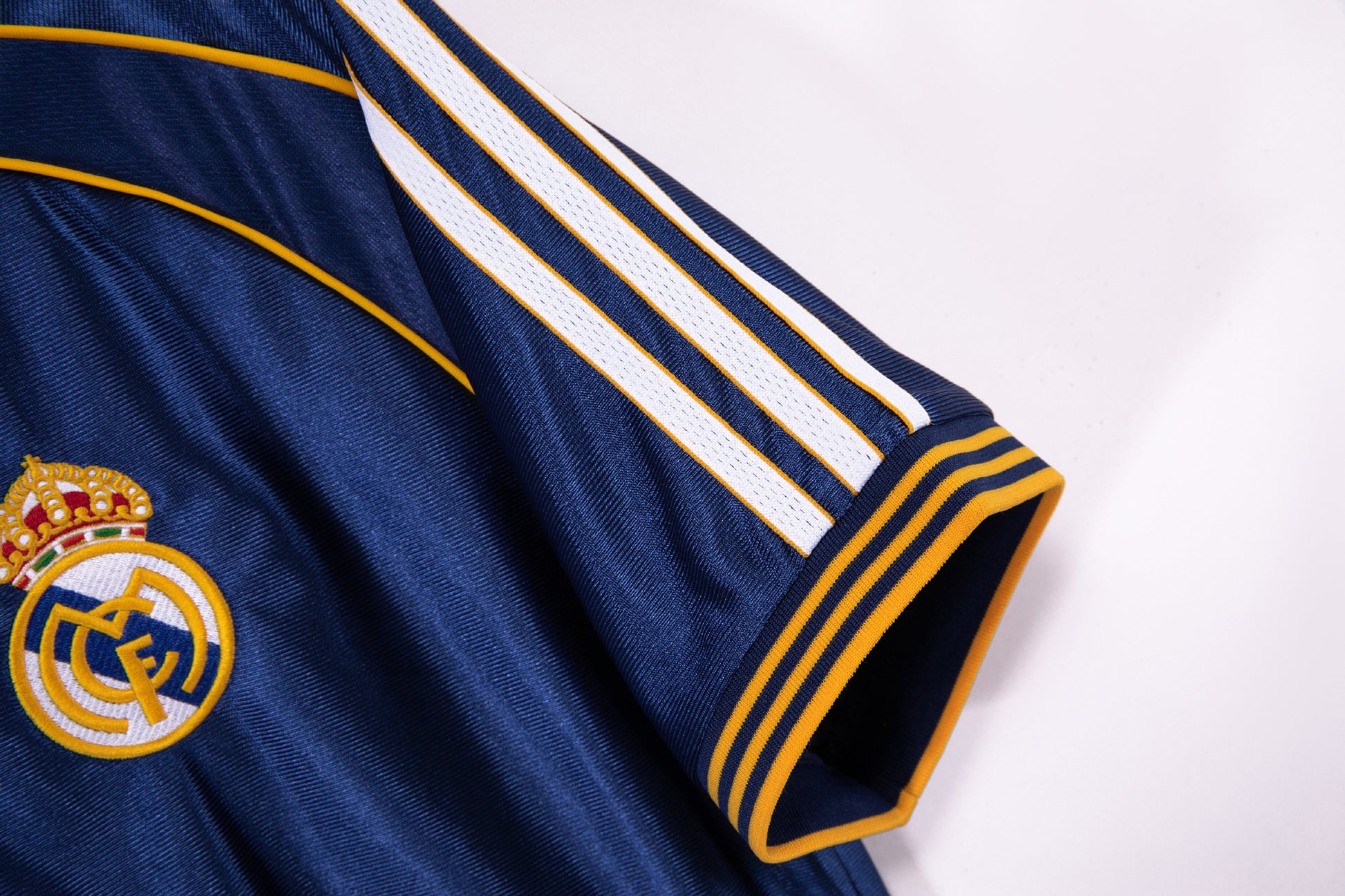 Real Madrid Retro 1998/00 Third Fan Version - detalhe